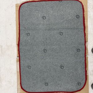 Alfombra Suave Rectangular Pelo Largo Color Rojo Vino 138x97cm - imagen 4