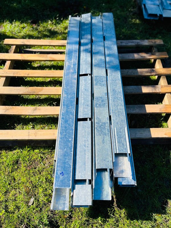 Lote de 24 Perfiles Galvanizados para Construcción - imagen 1