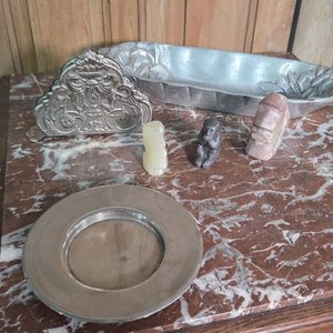 Lote anterior: Lote de 3 Tallas Miniatura, Servilletero y Platito en Peltre y Platina