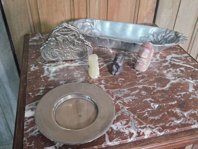 Lote de 3 Tallas Miniatura, Servilletero y Platito en Peltre y Platina