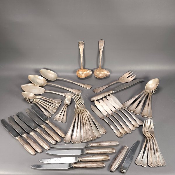 Conjunto Wolff de 56 Cubiertos de Plata Alpaca: Piezas de Servir, Cuchillos, Tenedores y Cucharas - imagen 1