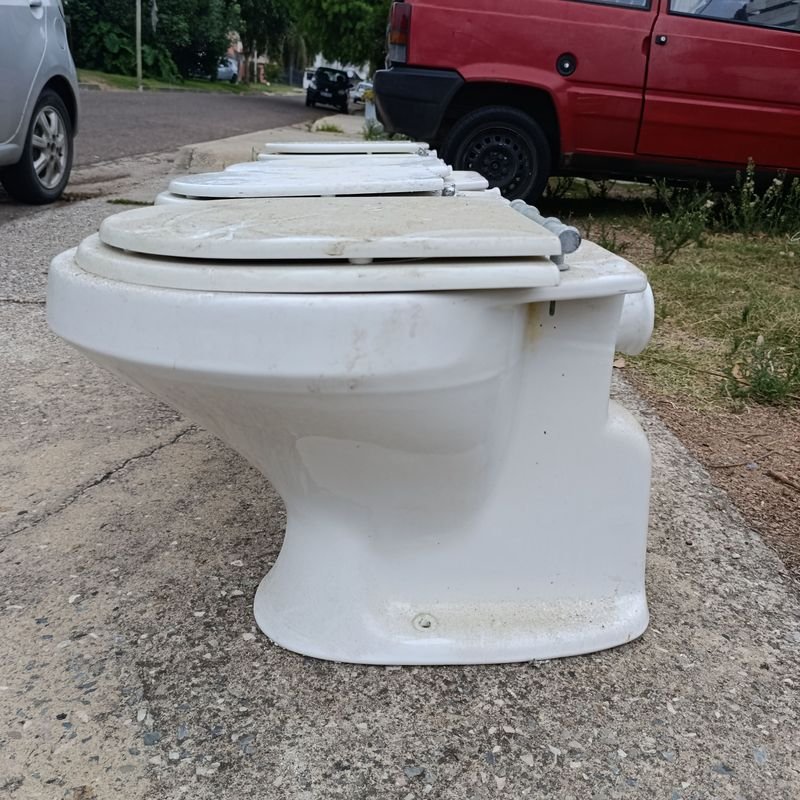 Vajillas de loza marca Deca en mal estado - imagen 4