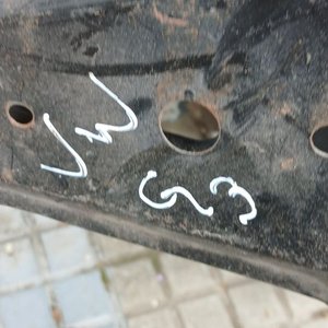 Lote de 32 Piezas de Autopartes: Caretas, Guardabarros y Más - imagen 14