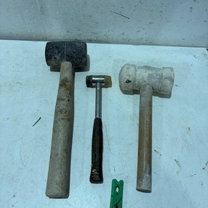 Lote anterior: Set de 3 Martillos de Goma y Plástico