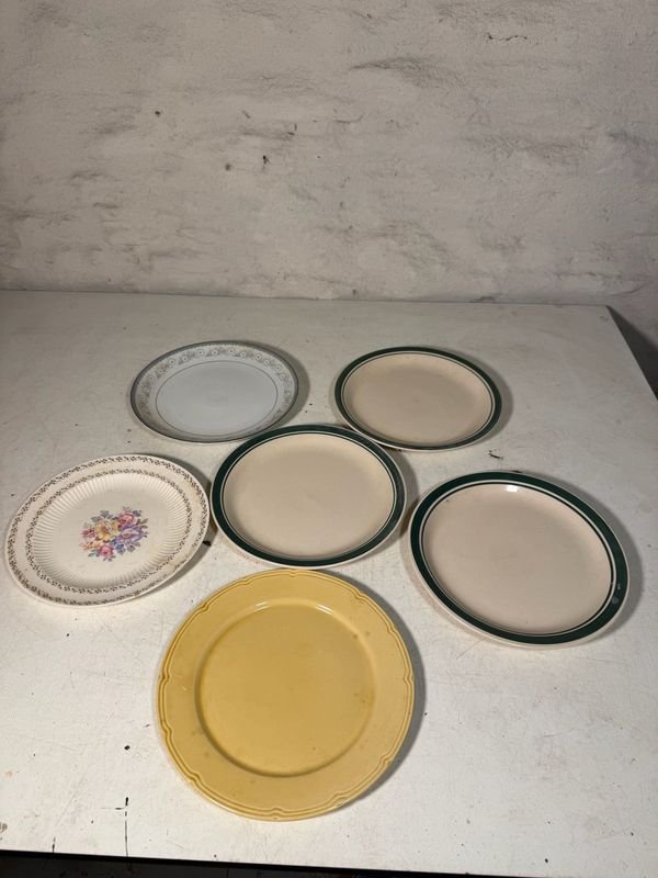 Lote de 6 Platos de Loza Sellados, Uno con Marca "Sterling Ohio"