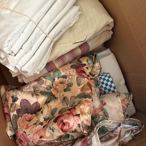 Lote de Manteles, Sábanas y Telas Varias para Restaurar - imagen 3
