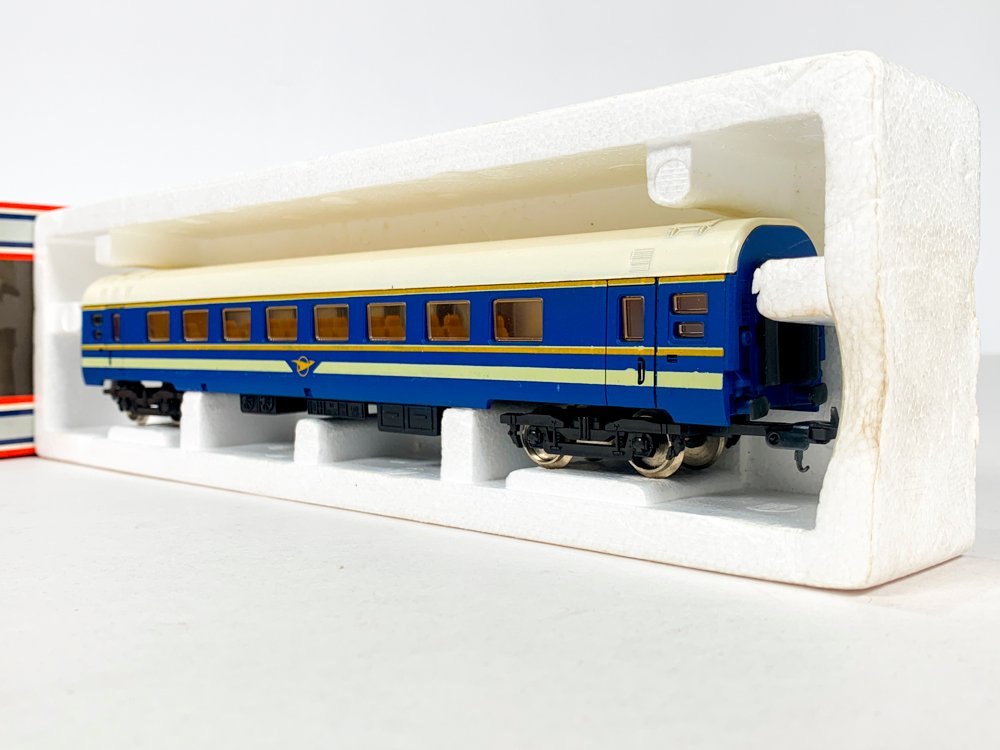 Vagón de tren azul y blanco 'Lima' - imagen 2