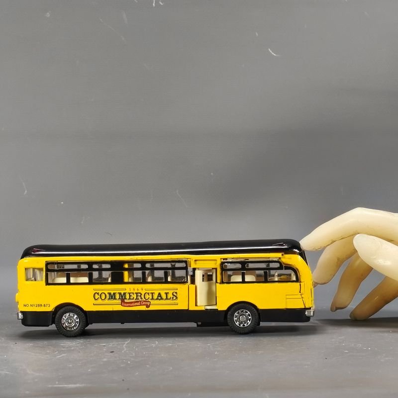 Modelo de Omnibus Leyland Route Master en escala 1/72 - imagen 2