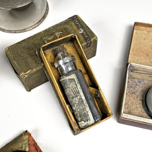 Lote de 5 piezas de maquillaje y tocador antiguo - imagen 4