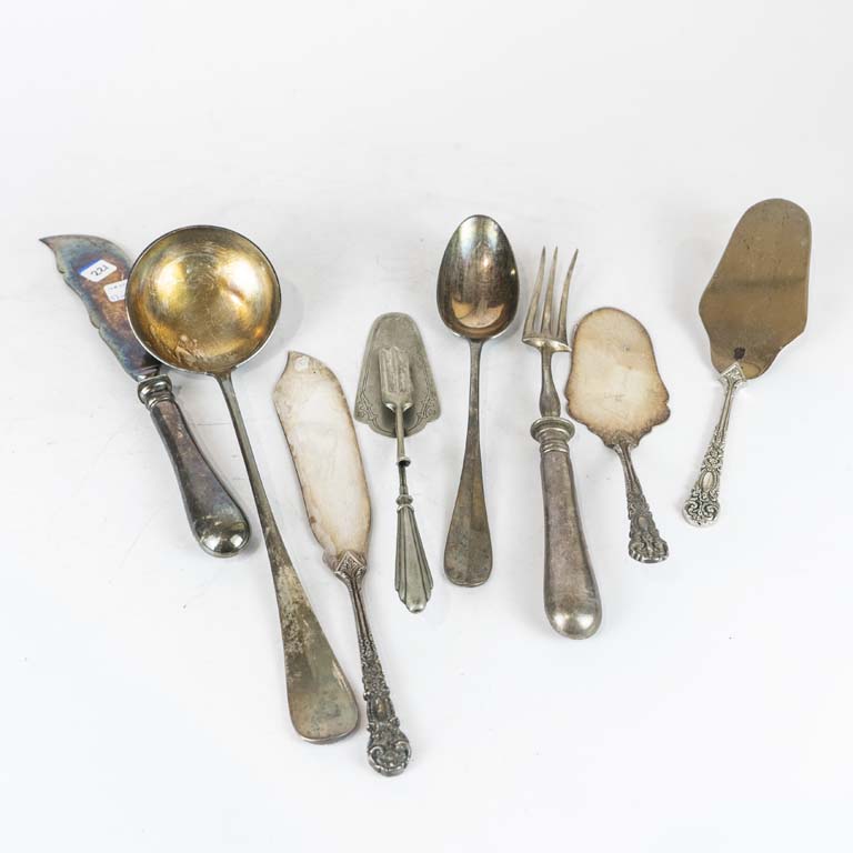 Lote anterior: 8 Piezas de servir de platina (uno con minimo detalle) - Medidas: 29 y 24cm 