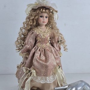 Muñeca de Porcelana Estilo Victoriano con Vestido Rosa Antiguo y Accesorios - imagen 1