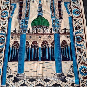 Alfombra de Oración Islámica Tejida con Flecos y Diseño de Mezquita - imagen 2