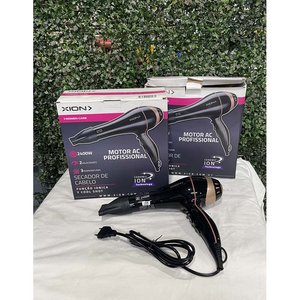 Lote siguiente: Set de 2 Secadoras de Pelo Xion Profesionales con Motor AC
