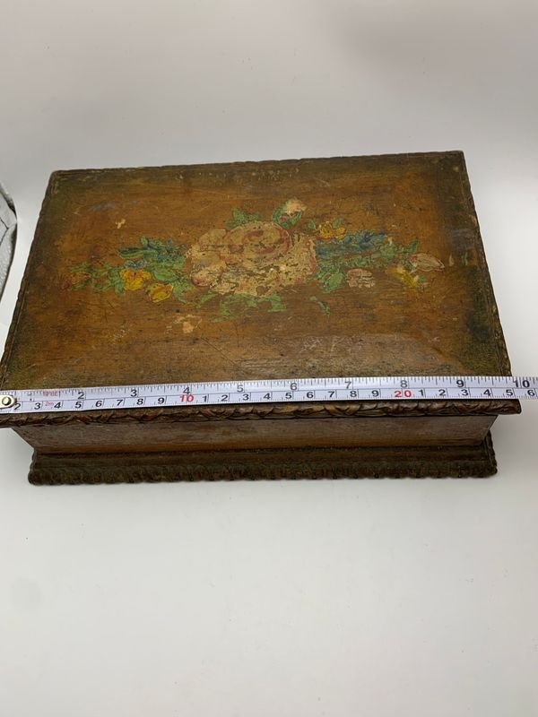 Antigua caja de madera con pintura floral - imagen 4