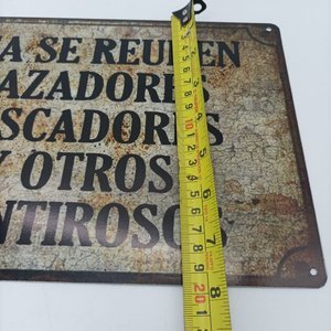 Chapa Vintage "Acá se Reúnen Cazadores, Pescadores y Otros Mentirosos" - imagen 4