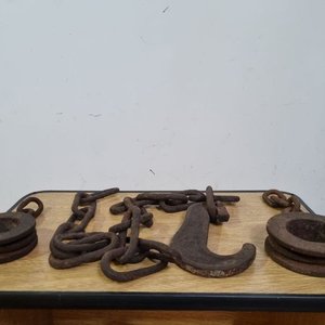 Juego Antiguo de Cadenas y Argollas de Hierro Forjado con Gancho - imagen 4
