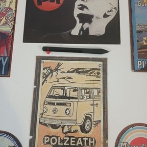 Lote de 8 Chapas Vintage: Patricio Rey, Doc & Marty, Baileys, Punta del Este y más - imagen 3