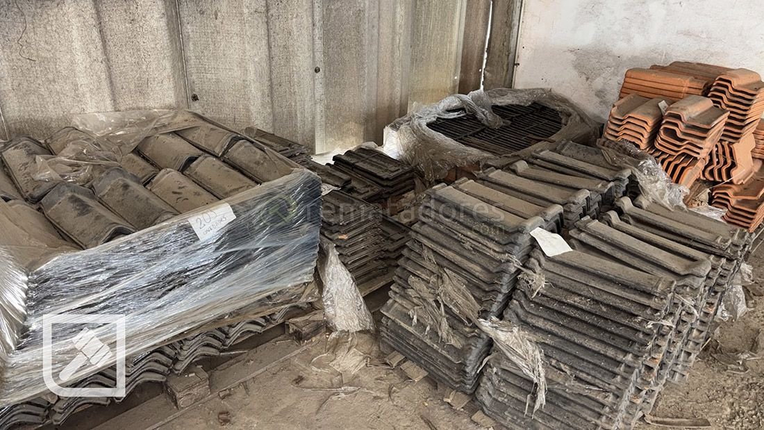 Lote de Tejas de Cerámica para Techo