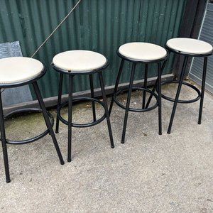 Juego de 4 Banquetas Giratorias Altas con Asiento Blanco - imagen 3