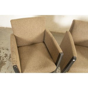Tres Sillones Tapizados en Tela Gris con Estructura de Madera - imagen 2