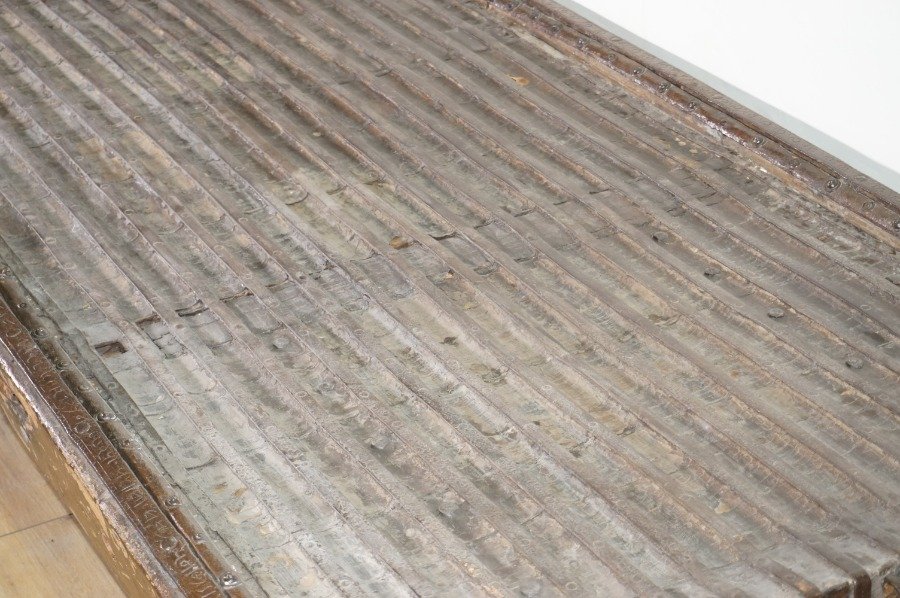 Mesa de madera con estructura metálica y vidrio - imagen 6