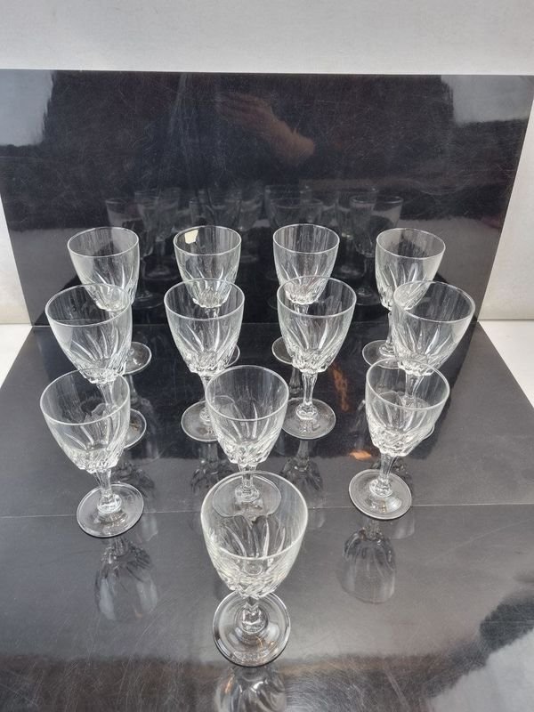 L 395 - 12 Piezas - Set de 12 copas para licor o grappa, con diseño trabajado y base de apoyo para servir y lucir en cualquier mesa