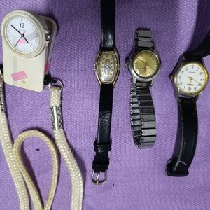 Lote de 5 Relojes de Pulsera para Dama y Colgante - imagen 4