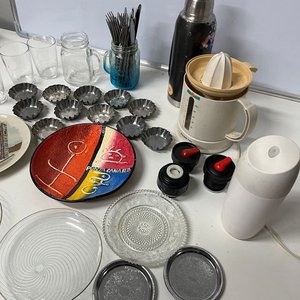 Juguera Eléctrica Punktal, Termo, Cubiertos, Vasos y Moldes para Repostería - imagen 12