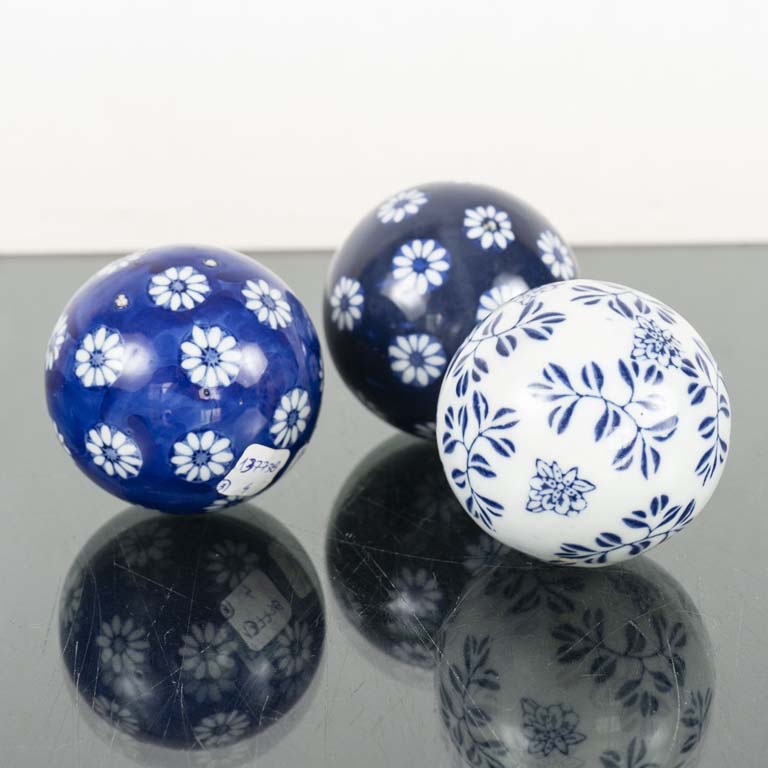 Lote anterior: 3 esferas de loza decorativas - Medidas: 9cm
