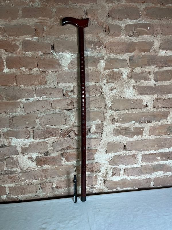 Bastón de Madera Marrón Oscuro con Empuñadura Curva