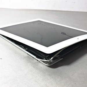 Dos iPads: Uno con Pantalla Rota y Funcional, Otro No Enciende - imagen 3