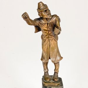 Figura de Bronce de Personaje con Pedestal - imagen 3