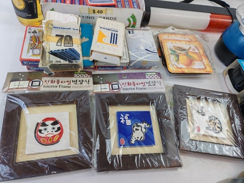 Colección de Juegos, Cartas y Linternas en Buen Estado - imagen 2