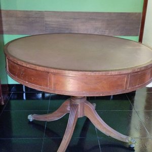 LOTE DESTACADO- hermosa mesa de diseño clasico inglesa - imagen 4