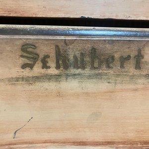LOTE DESTACADO-Piano vertical antiguo de la marca Schubert Piano Co. fabricado en Nueva York. - imagen 8