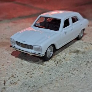 Réplica de Auto Blanco Coleccionable - imagen 1