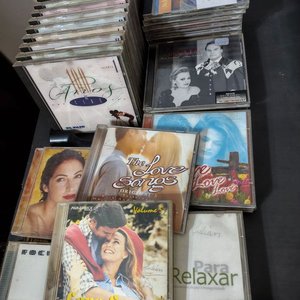 Lote de CDs de Música Variada: Romántica, Pop y Más - imagen 2