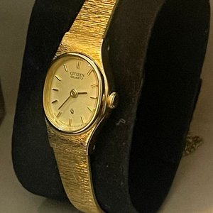 Reloj Pulsera Citizen Quartz Dorado Mujer - Elegancia Japonesa - imagen 10