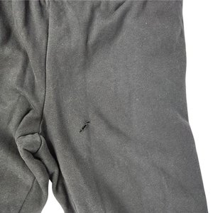 Pantalón de Gimnasio Negro para Hombre Talle 2XL con Detalle de Agujero - imagen 3
