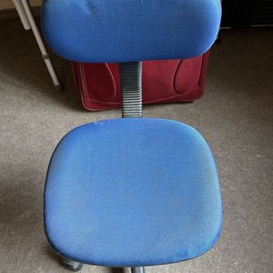 Silla de Oficina Azul con Ruedas y Altura Regulable - imagen 2