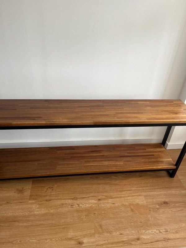 Rack con estante de madera y hierro - imagen 2