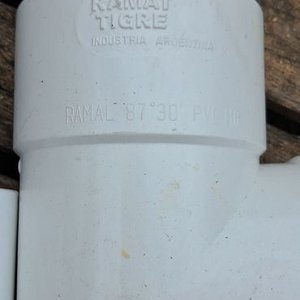 Conectores T de PVC Ramat Tigre - imagen 1