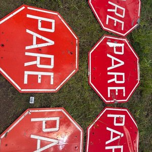 Lote de 5 Carteles de Señalización "PARE" Rojos Octogonales - imagen 4