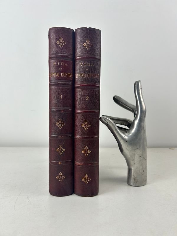 Lote anterior: Libros de rufino cuervo y noticias de su época