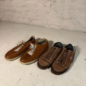 Lote anterior: Dos Pares de Zapatos de Cuero Talle 41: Bass-Carson y Lacoste