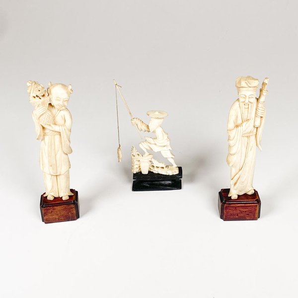 Tres Figuras de Marfil: Personajes y Pescador - imagen 1