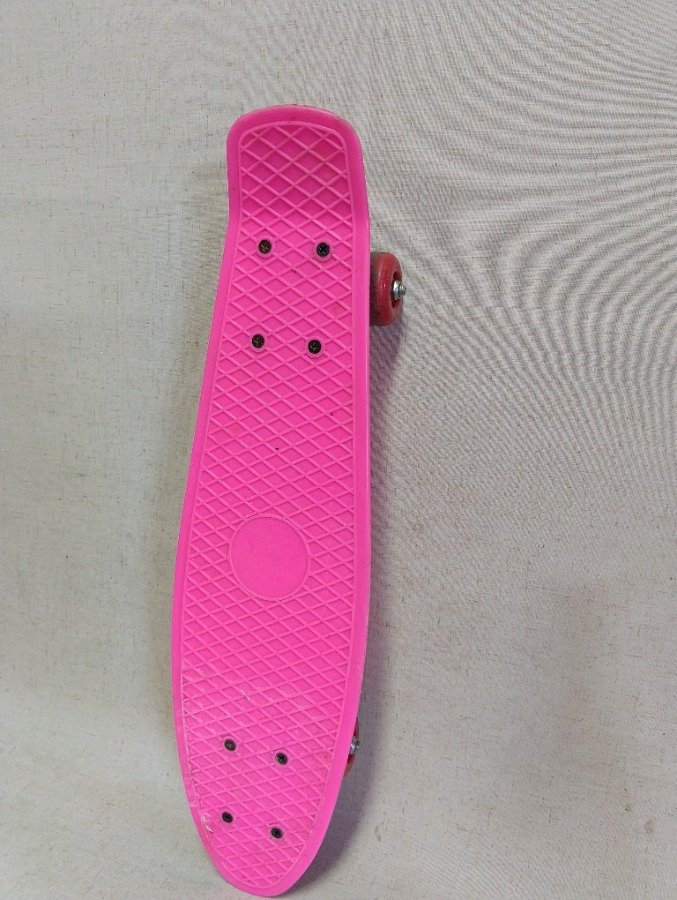 Patineta rosa en buen estado - imagen 3