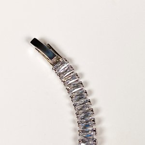 Pulsera Tenis con Circonias Talla Baguette en Metal Plateado - imagen 3