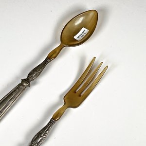 Dos Cubiertos de Servir con Cabos de Metal y Guampa - imagen 3