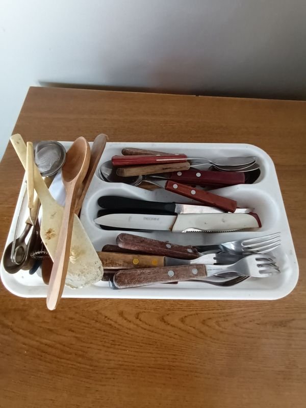 Utensilios de cocina en bandeja - imagen 2
